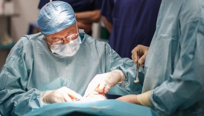 Operace k odstranění sklivce oka (vitrektomie)